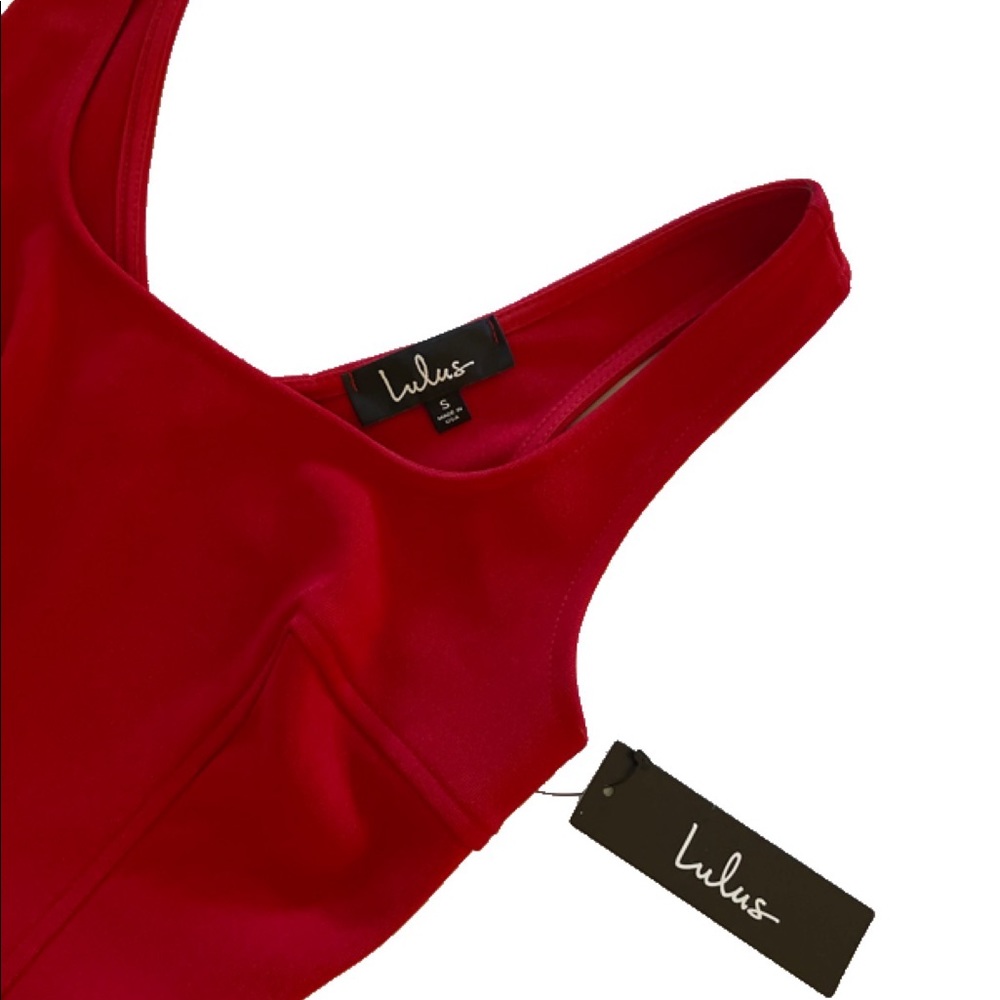 NWT Lulus dress. Red. Size small. Perfect condition.